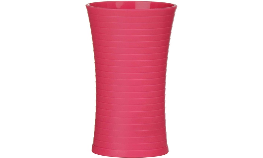 Image 8: Hot Pink Bathroom Accessories