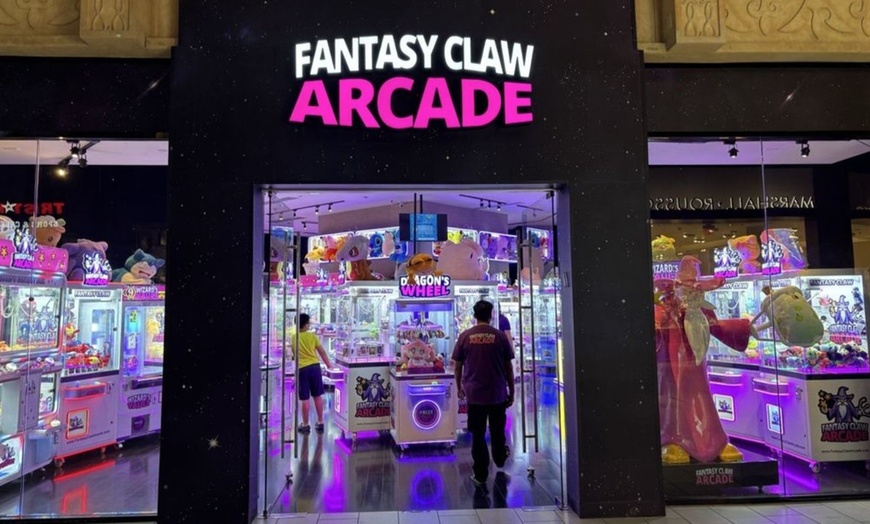 Image 3: 20 or 30 Tokens for Las Vegas' Biggest Claw Arcade! 