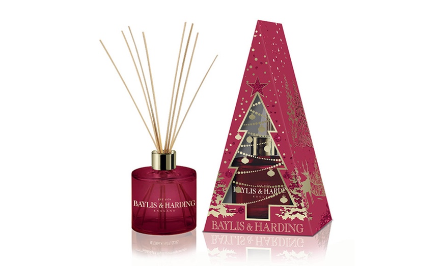 Image 4: Baylis and Harding Winter Candle