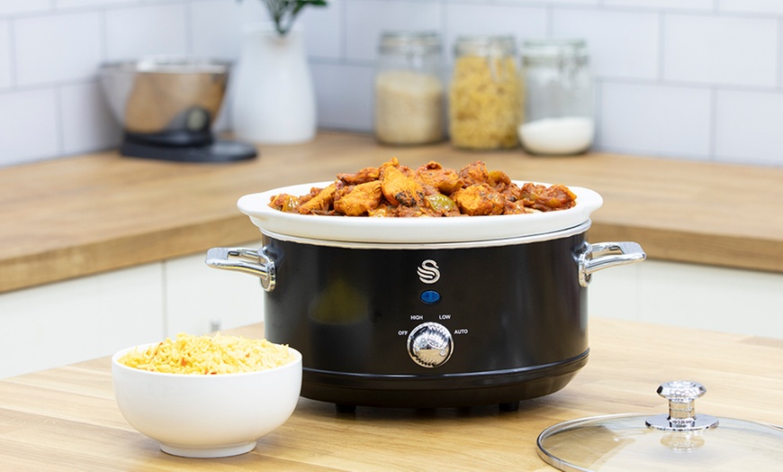 Image 57: Swan 1.5L, 3.5L or 6.5L Retro-Style Slow Cooker