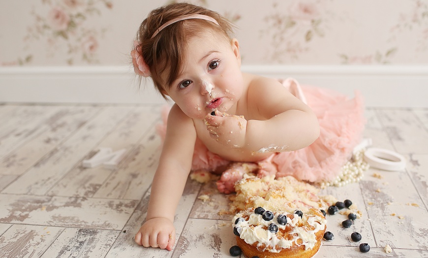 Image 2: Cake Smash Baby Photoshoot