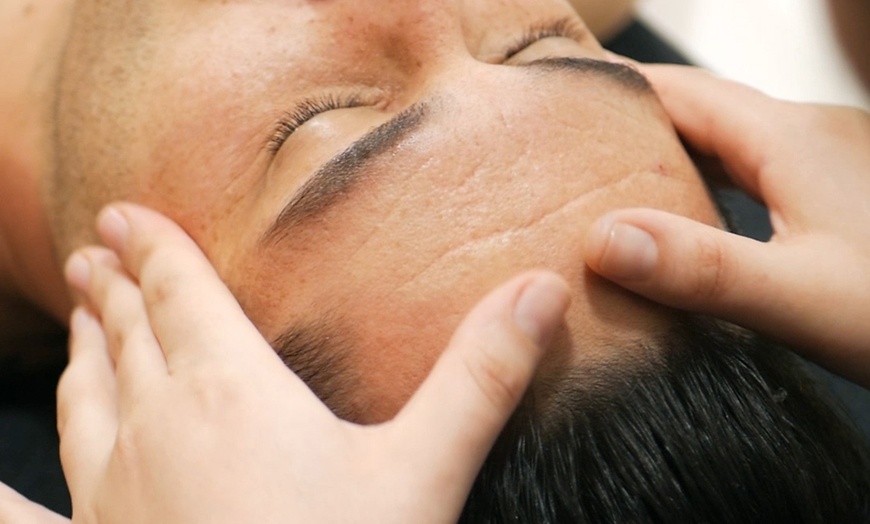 Image 2: Limpieza facial para hombres en las clínicas Laser Fusion Raimundo