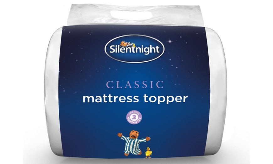 Image 4: Silentnight Mattress Topper