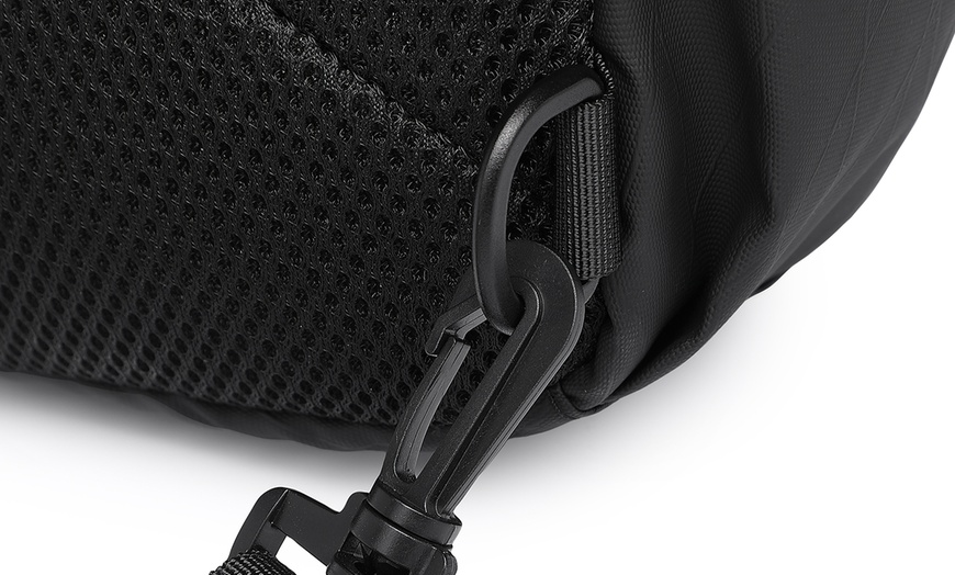 Image 9: Water-Resistant Lightweight Sling Chest Bag