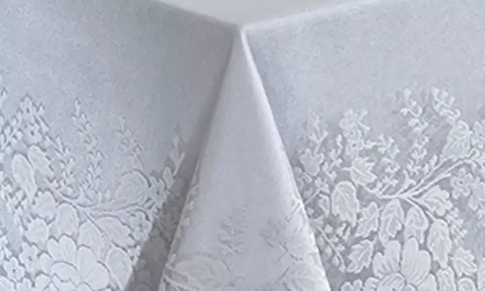 Lot nappe et surnappe en dentelle