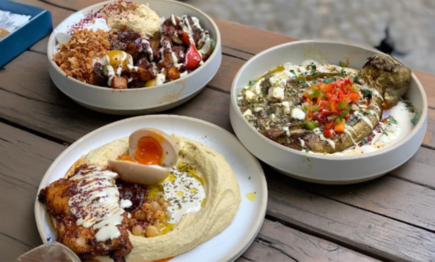 Image 4: Modern & voller Geschmack: 2-Gänge-Menü für 1, 2 oder 4 Personen