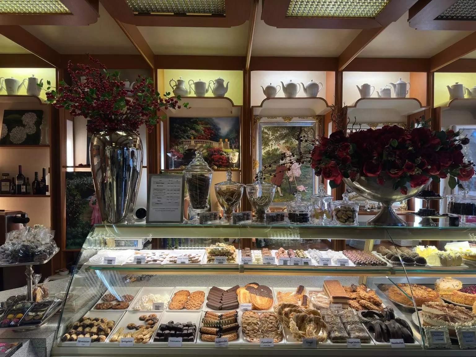 Hausgemachte Torte & Heißgetränk für 1 - 8 Personen