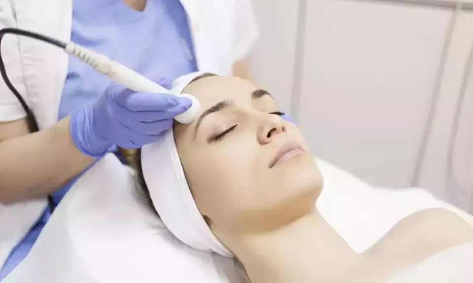 Pour une peau éclatante : Soin visage Hydrationfacial d'1h