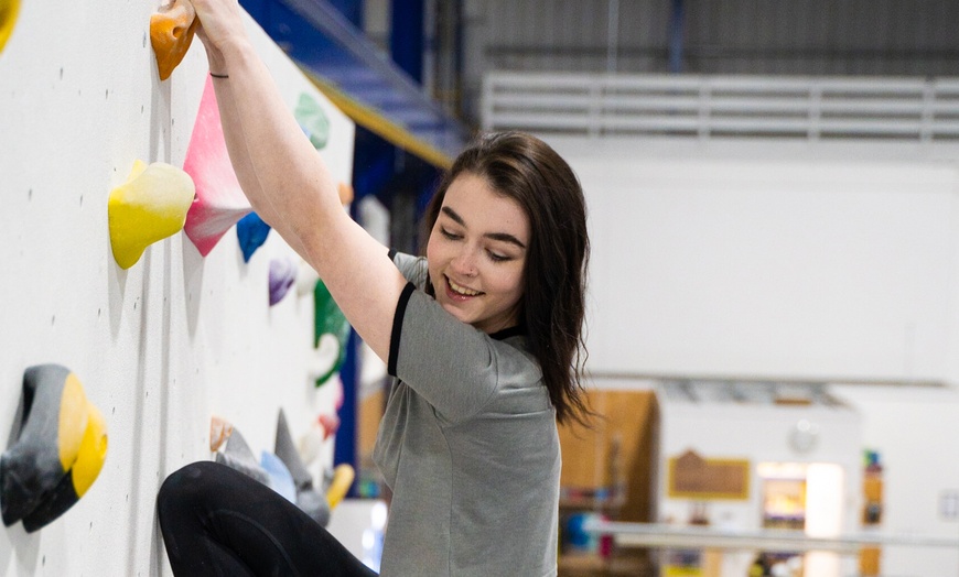 Image 7: Full-Day Bouldering Pass