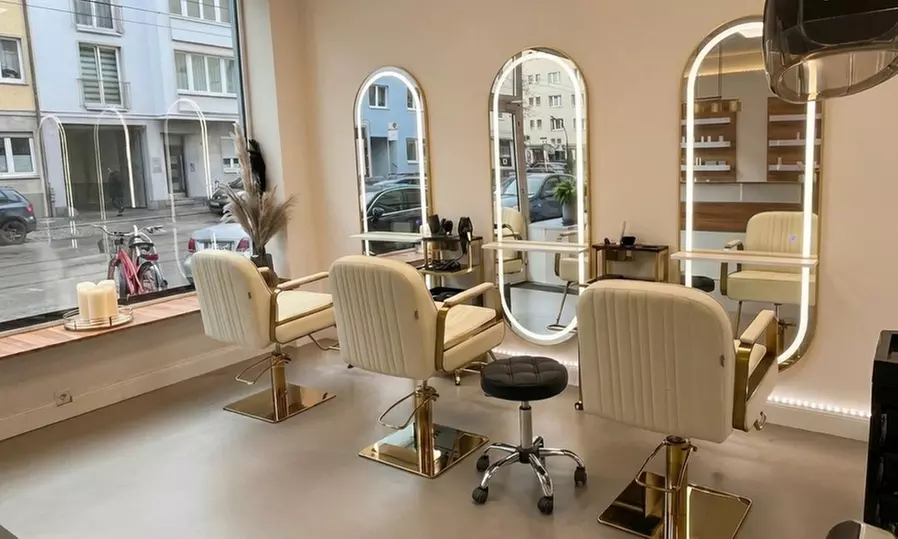 Waschen, Schneiden, Föhnen für 1 Dame, einlösbar für alle Haarlängen