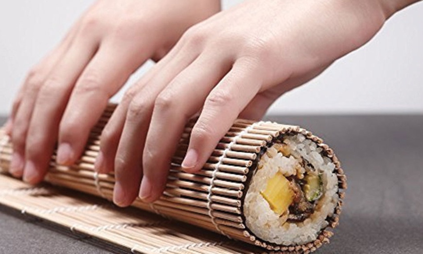 Image 4: Bamboo Sushi Making Kit