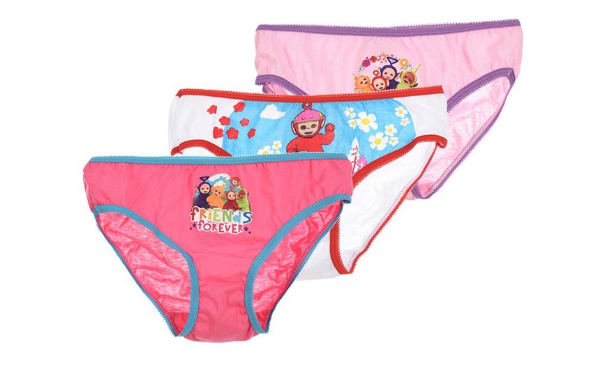 Image 7: Girls' Disney Character Briefs