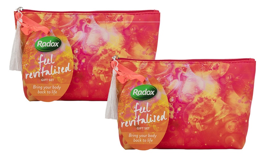 Image 3: Radox Feel Revitalised Gift Set