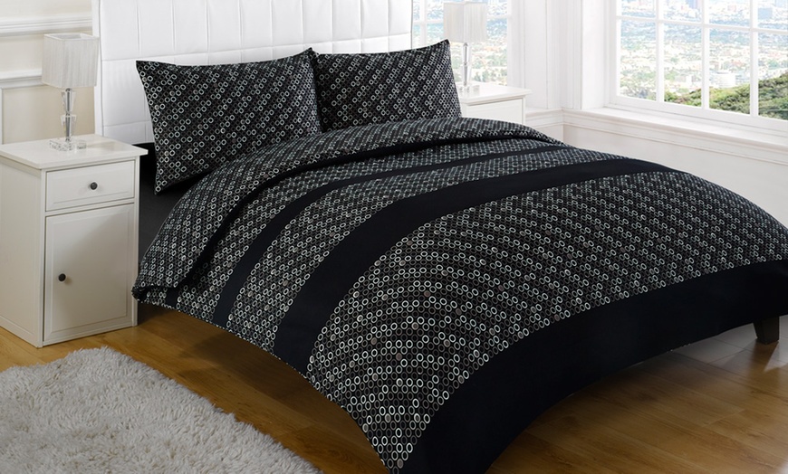 Image 11: Four-Piece Bumper Bed Sets