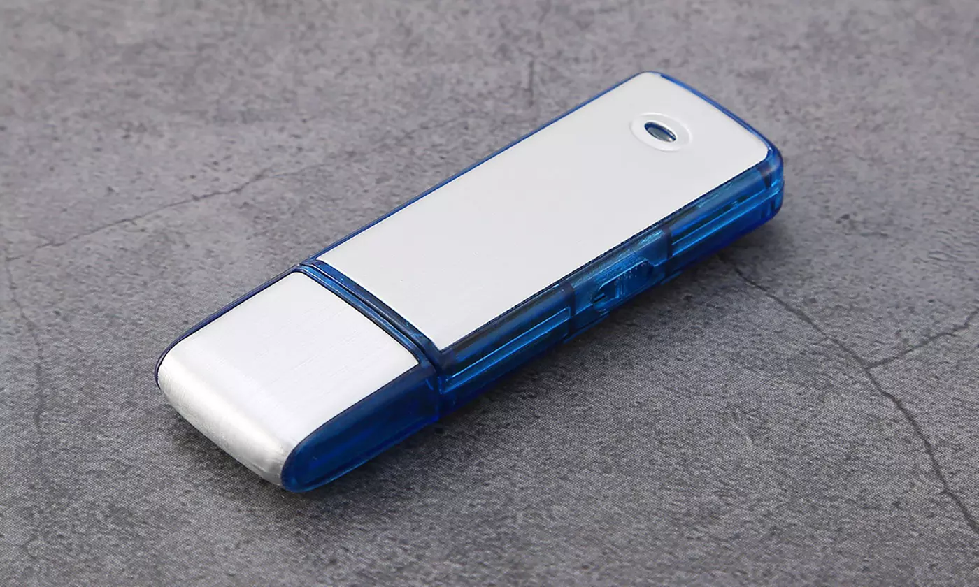 iMounTEK USB Flash Drive Audio Recorder (8GB or 16GB) - Primary Image