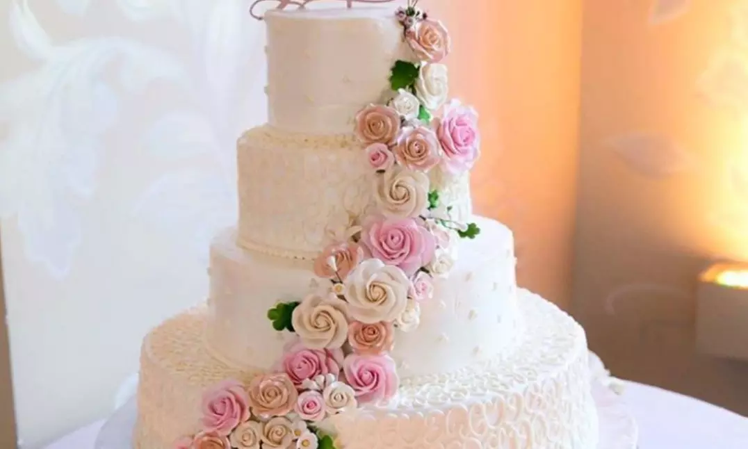 Enjoy Cake Pops, Cupcakes, Cookies & More Delicious Treats
