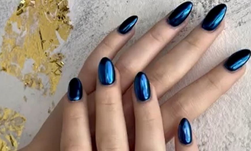 Image 9: Chip-Resistant Gel Manicures & Pedicures for Lasting Shine