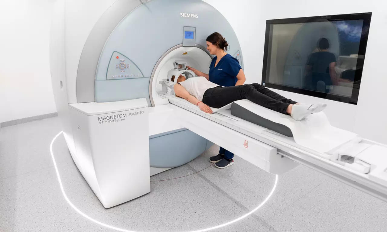 Rezonans magnetyczny wybranych partii ciała z opisem badania