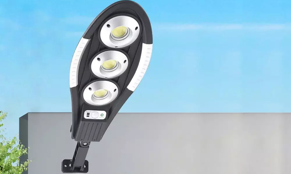 Lampadaire solaire avec détecteur de mouvement, nombre de LED au choix - Primary Image