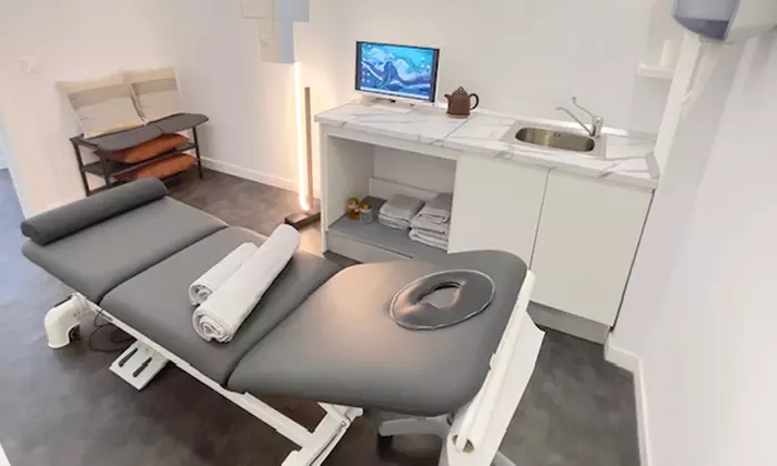 Limpieza facial con opción a peeling químico o dermapen estético