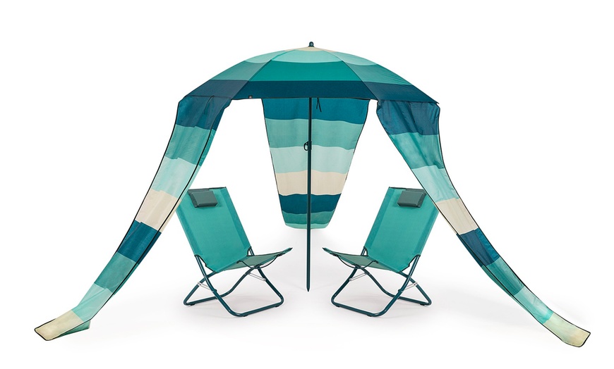 Image 5: Umbrella and Chairs Beach Set