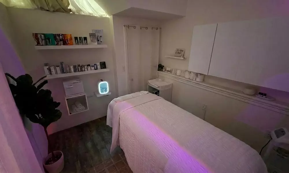 De-puff, Sculpt & Glow: Lymphatic Drainage Massage & Facial