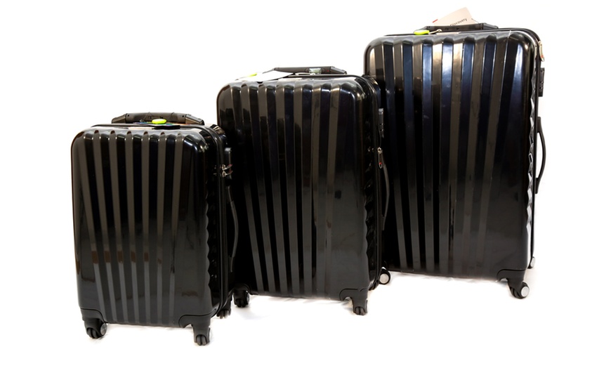 Image 69: Discovery Three-Piece Luggage