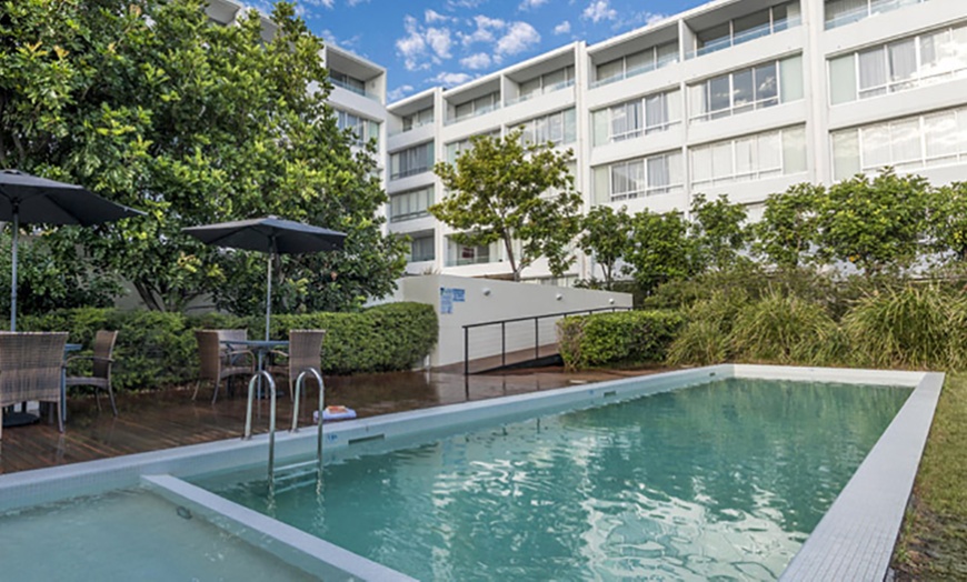 Image 6: 4* Nelson Bay Stay 