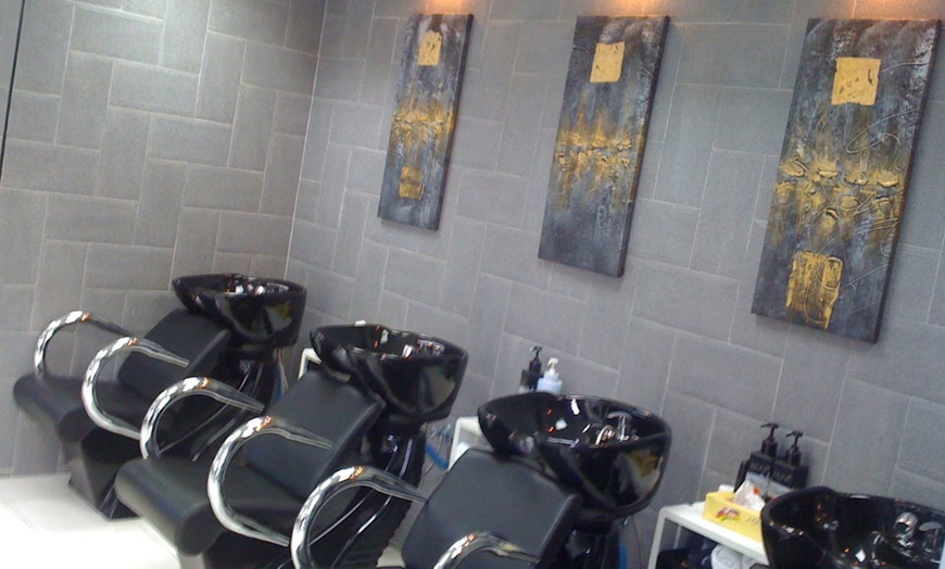 Image 5: Deep Cleansing Facial at Juan Salon