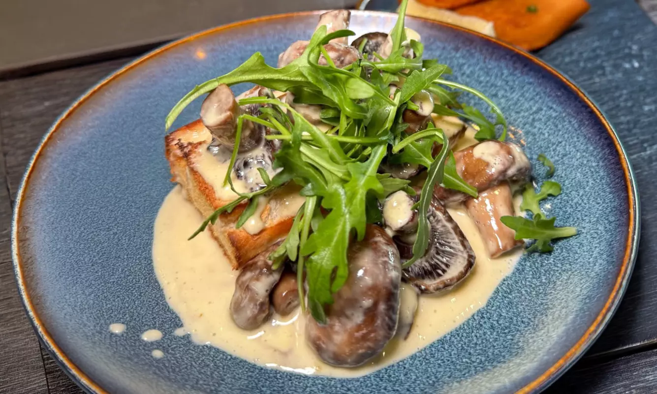 Sunday Roast Platter & Wine for 2, 3 or 4