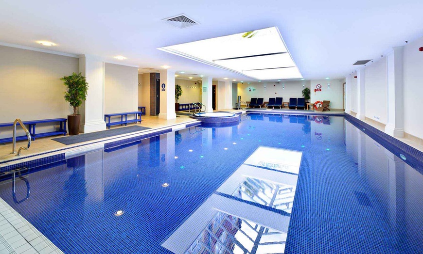 Image 5: 4* Windsor Stay with Spa access