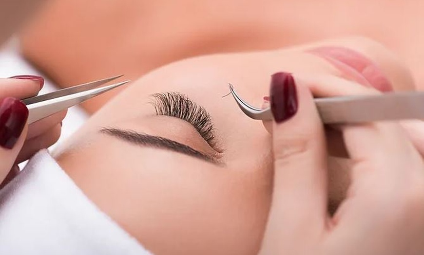 Image 1: 60 bzw. 120 Min. Lash- und/oder Brow-Lifting inkl. Keratin-Boost