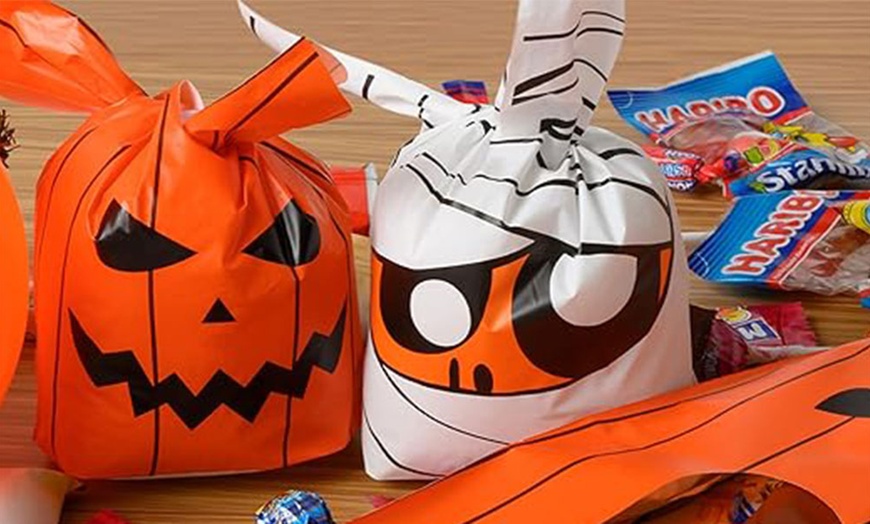 Image 4: Lot de 50 sacs de friandises d'Halloween