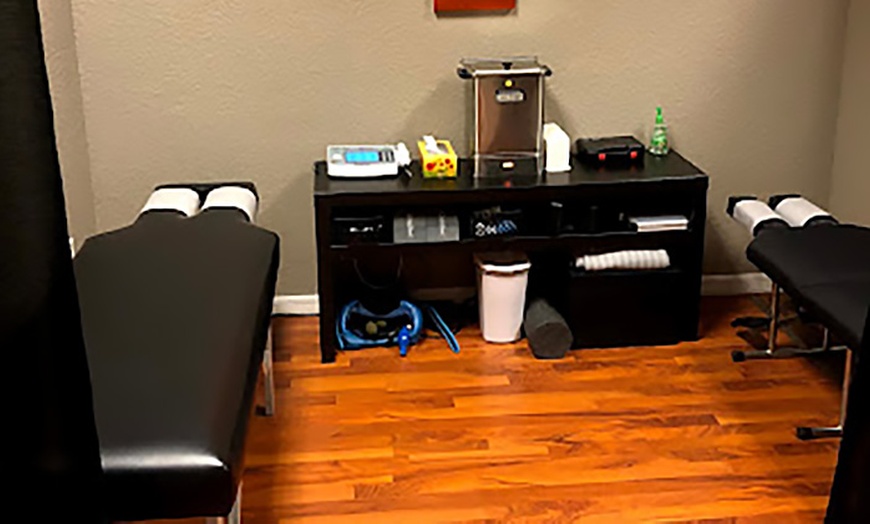 Image 4: Experience a Consultation w/ One or Two Spinal Decompression Treatment