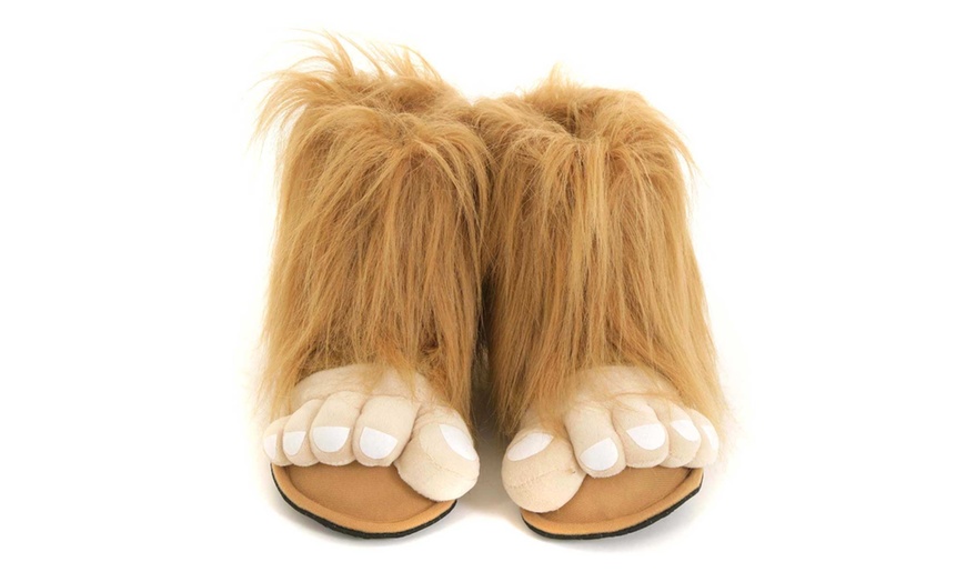 Image 9: Men's Bigfoot Novelty Slippers