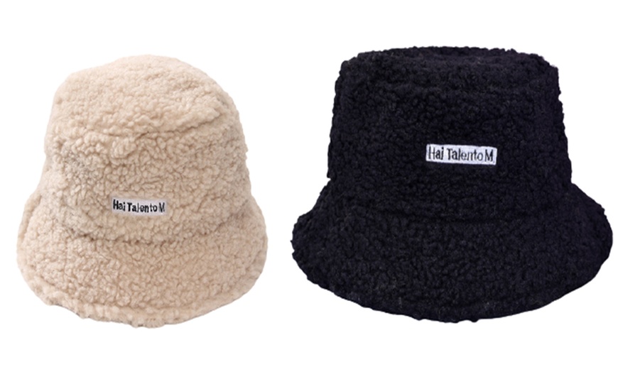 Image 10: Women’s Teddy Faux Fur Bucket Hat