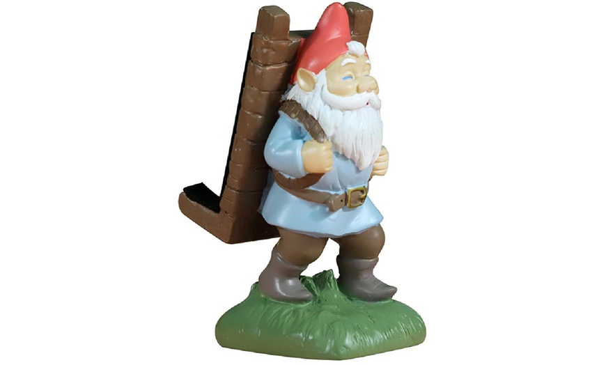 Image 7: Gnome Cell Phone Stand Decoration