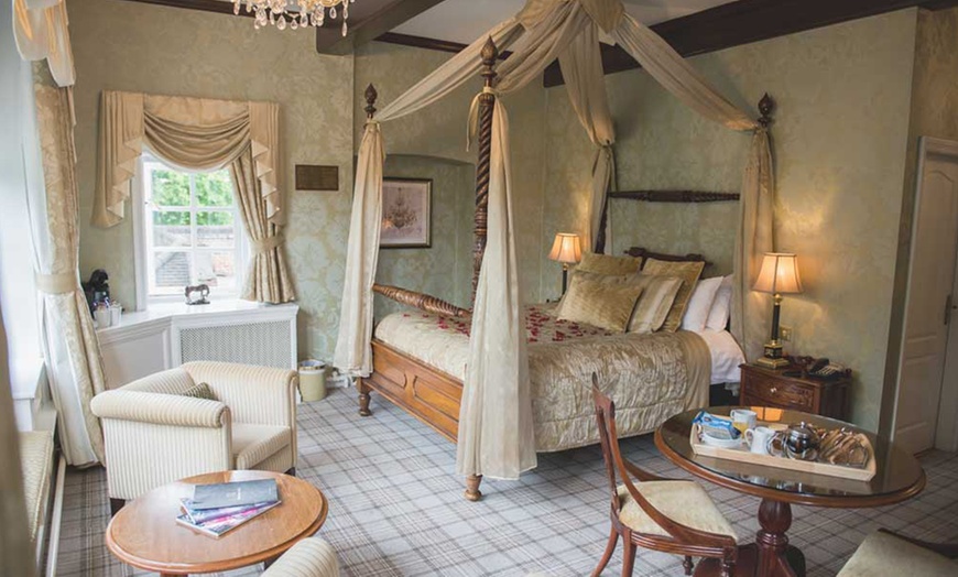 Image 2: Cheshire: 4* Executive Room with Breakfast & AA Rosette 2-Crs Dinner