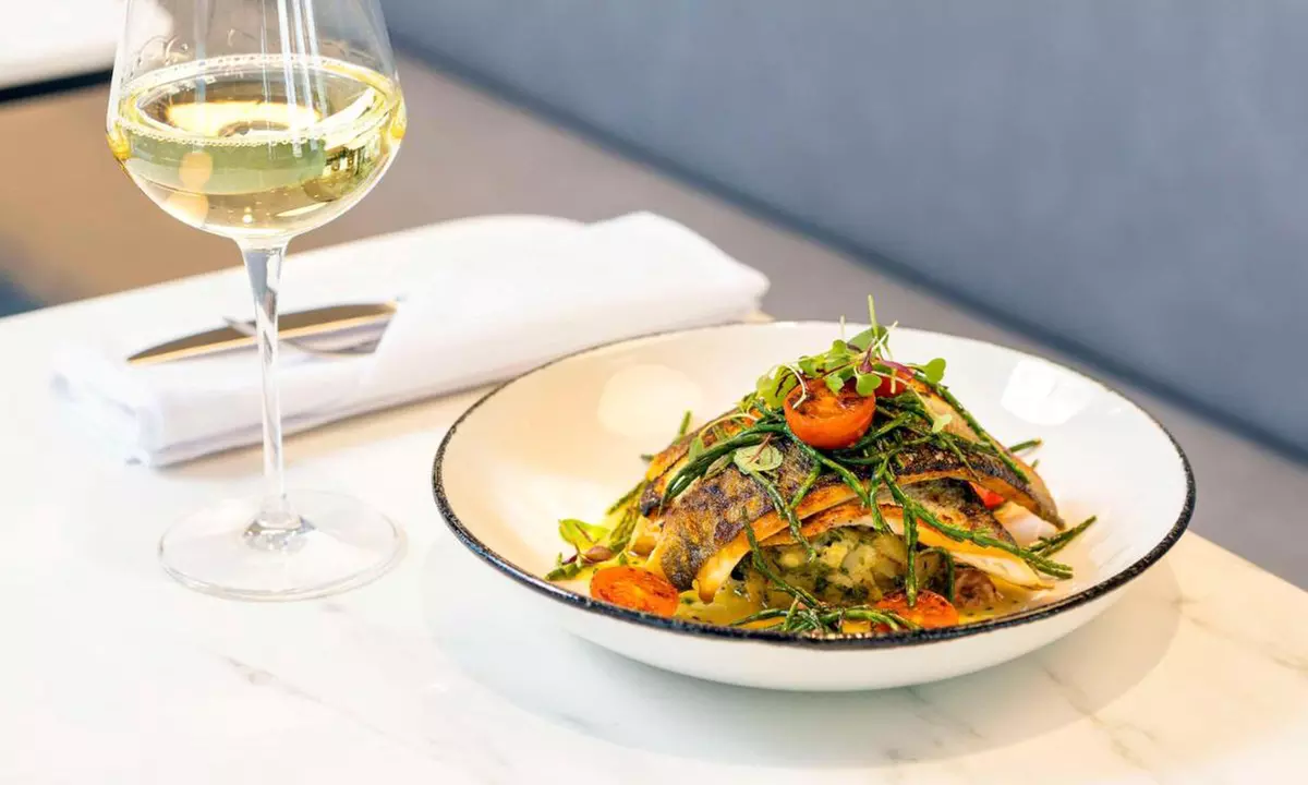 4* Liverpool: Standard King Room Stay with Breakfast and Late Checkout