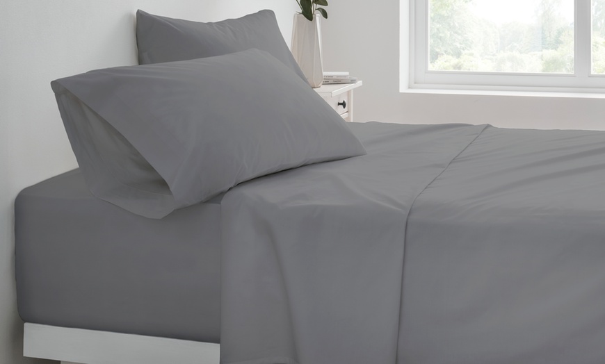 Image 12: Extra-Deep Fitted Sheets