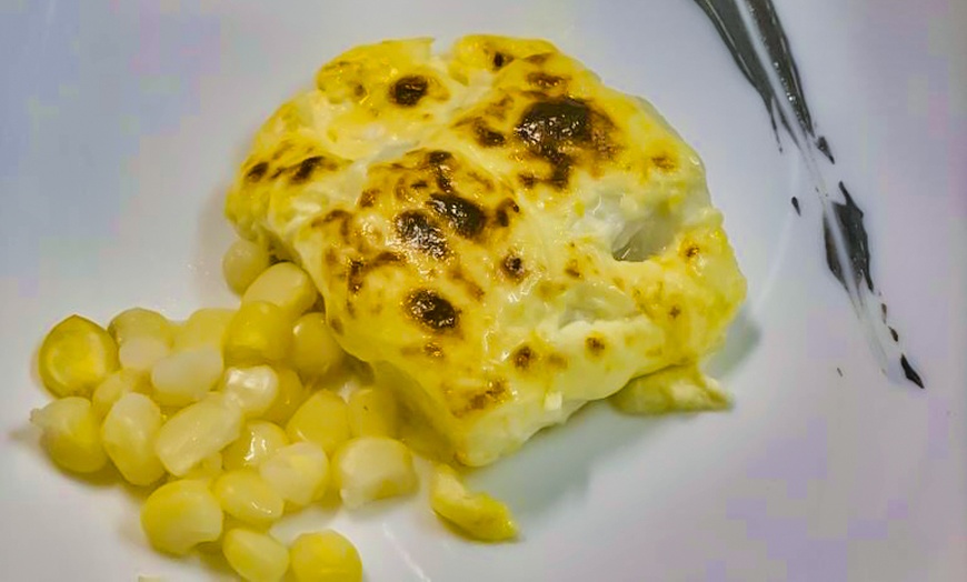 Image 3: Menú de cochinillo para 2 o 4 personas con entrante, postre y bebida