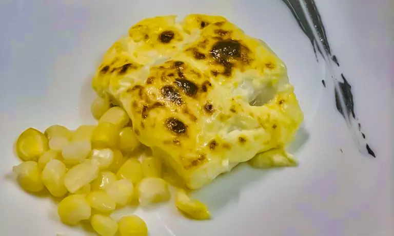 Menú de cochinillo para 2 o 4 personas con entrante, postre y bebida