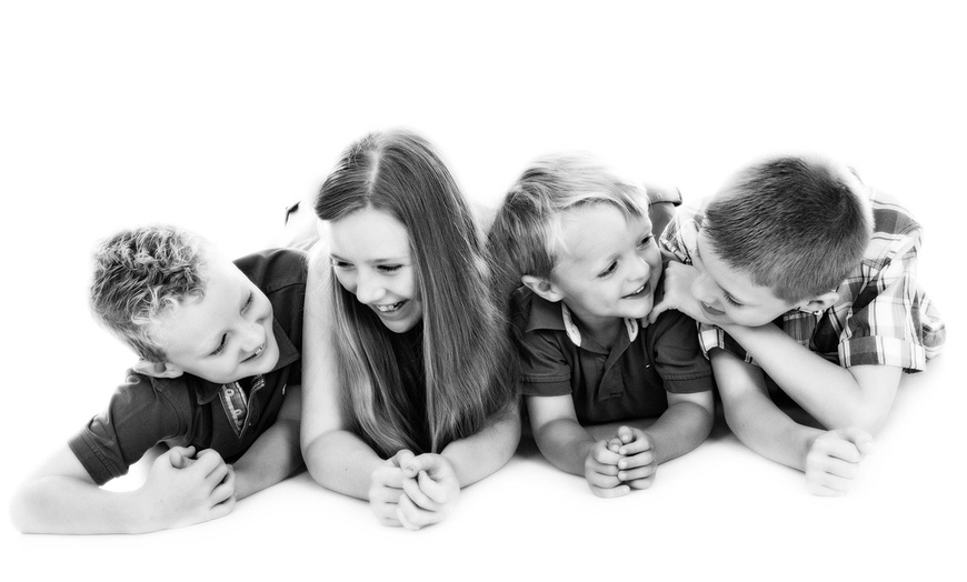 Image 5: Group Photoshoot With Prints