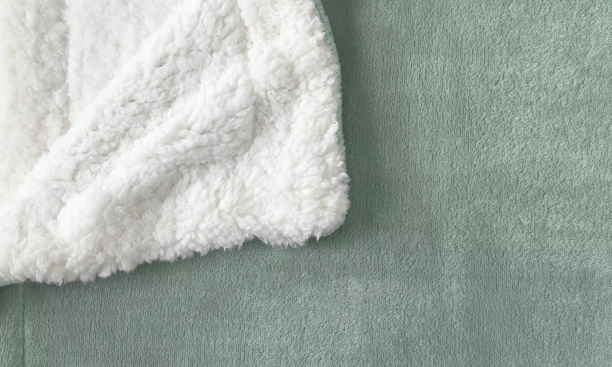 Cozy Plush Velvet & Sherpa Reversible Throw Blanket