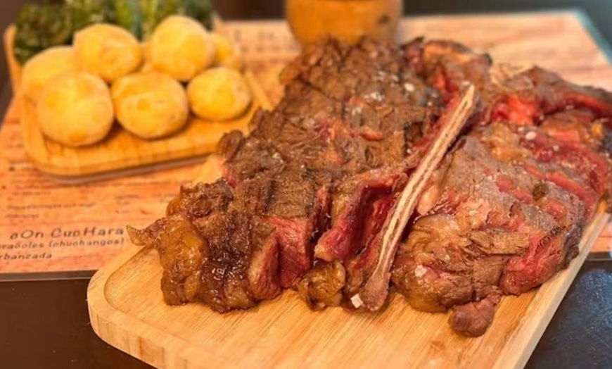 Image 2: Menú completo con platos típicos españoles para 2 o 4 personas