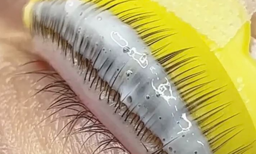 Image 3: Enhance Your Look with Lash Lift & Tint With Optional Brow Tint