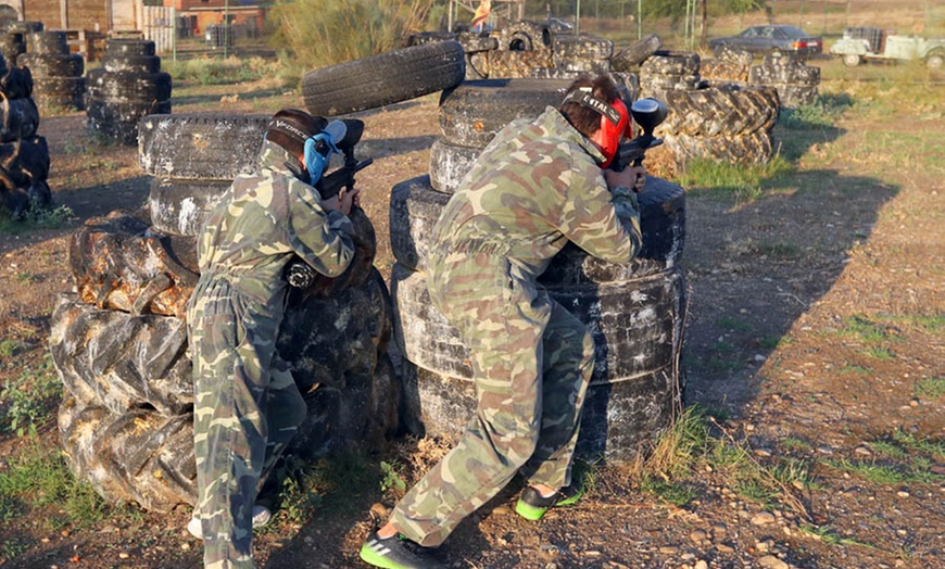 Image 2: Partida de paintball