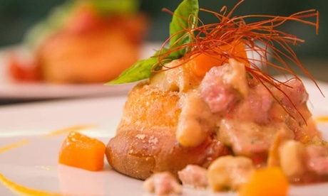 Menu mediterraneo con dolce e vino o pinsa romana per 2 persone al Red Pepper Bistrot Pompei (sconto fino a 58%)