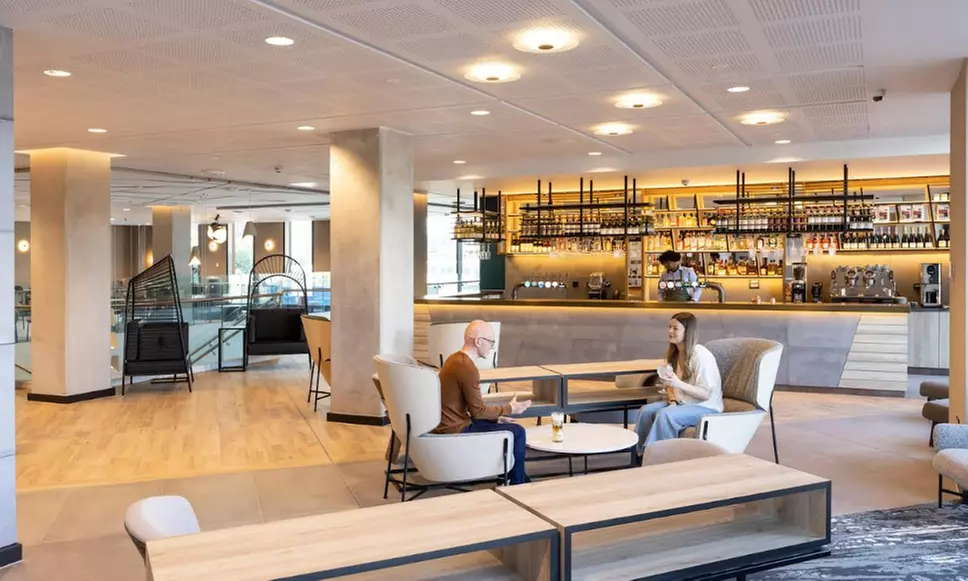 4* Liverpool: Standard King Room Stay with Breakfast and Late Checkout