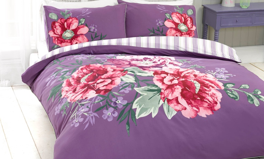 Image 9: Clearance Reversible Duvet Sets